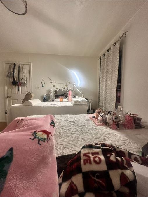 The bedroom where Gem started lashing