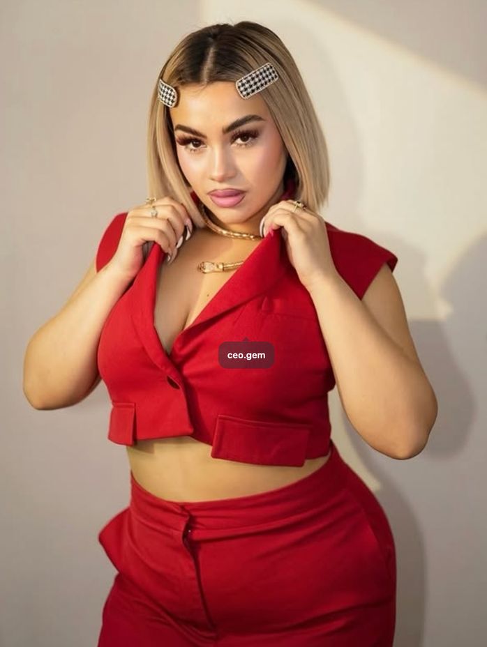 Gem, founder of Hidden Gem Lashes